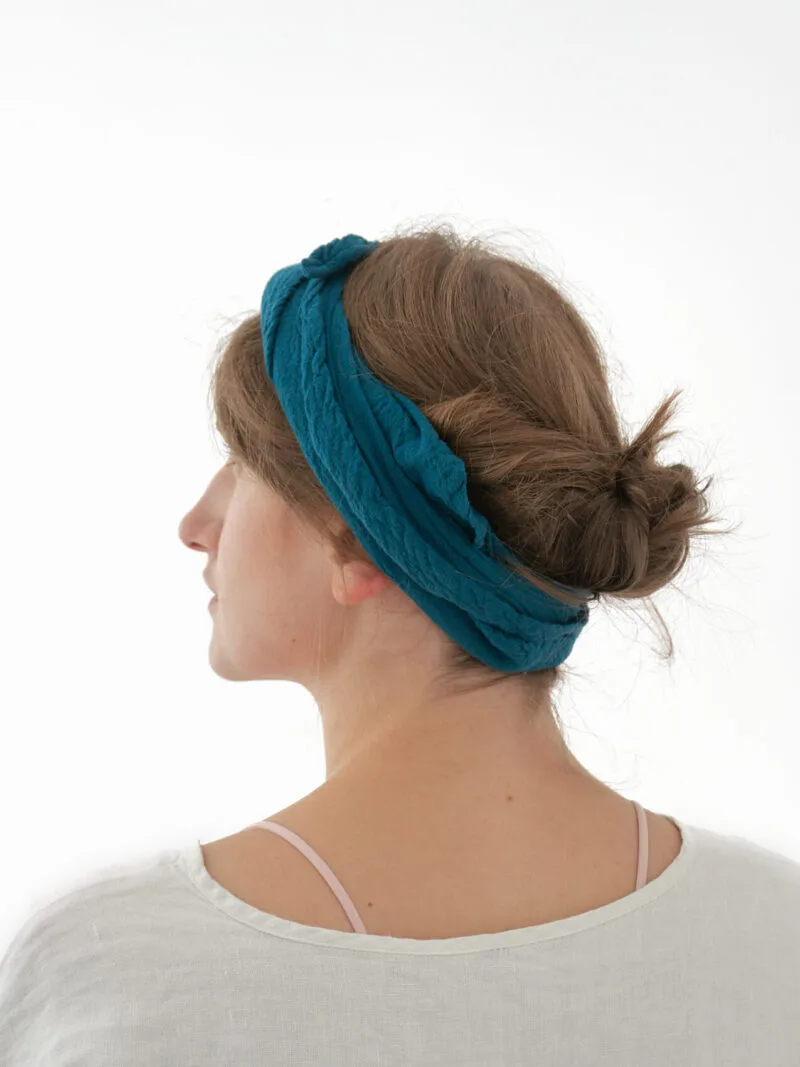 chusta na głowę w kolorze niebieski petrol. Chustka mała lub apaszka. bandana damska, bandana męska, bawełniana bandana, akcesoria modowe, chustka, apaszka, pomysł na prezent. owijamwbawelne.pl