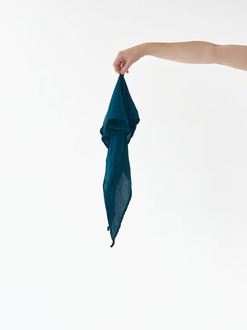 chusta na głowę w kolorze niebieski petrol. Chustka mała lub apaszka. bandana damska, bandana męska, bawełniana bandana, akcesoria modowe, chustka, apaszka, pomysł na prezent. owijamwbawelne.pl