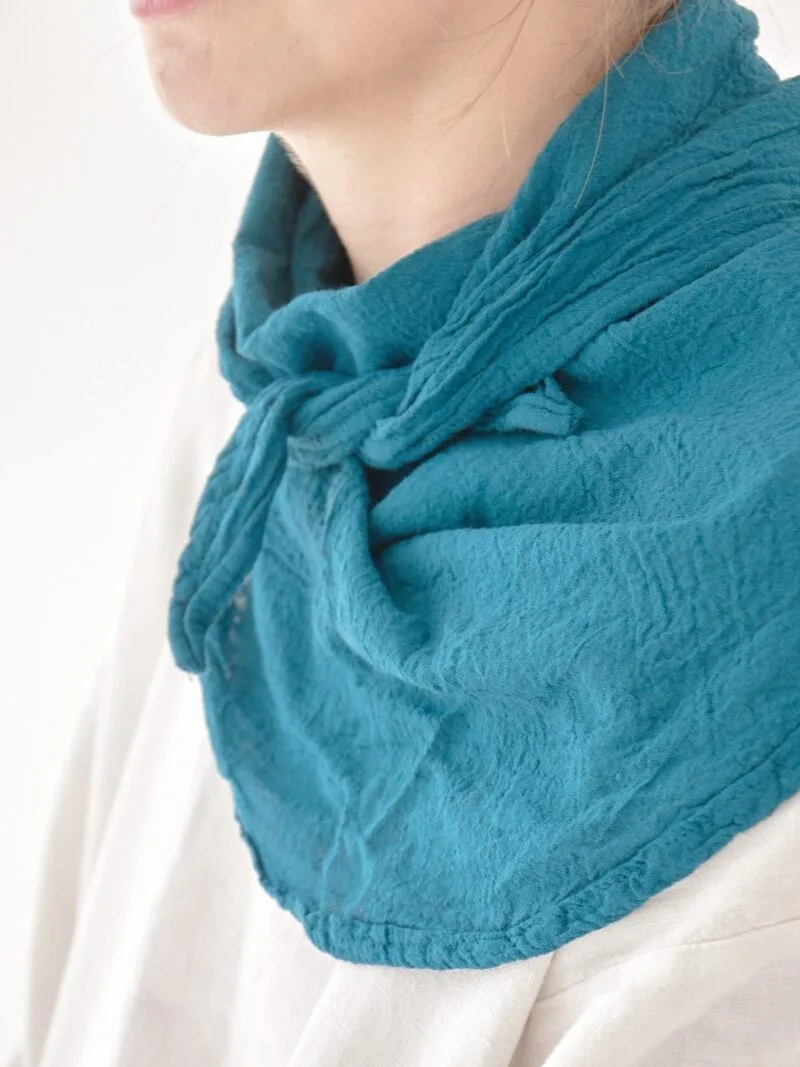 chusta na głowę w kolorze niebieski petrol. Chustka mała lub apaszka. bandana damska, bandana męska, bawełniana bandana, akcesoria modowe, chustka, apaszka, pomysł na prezent. owijamwbawelne.pl