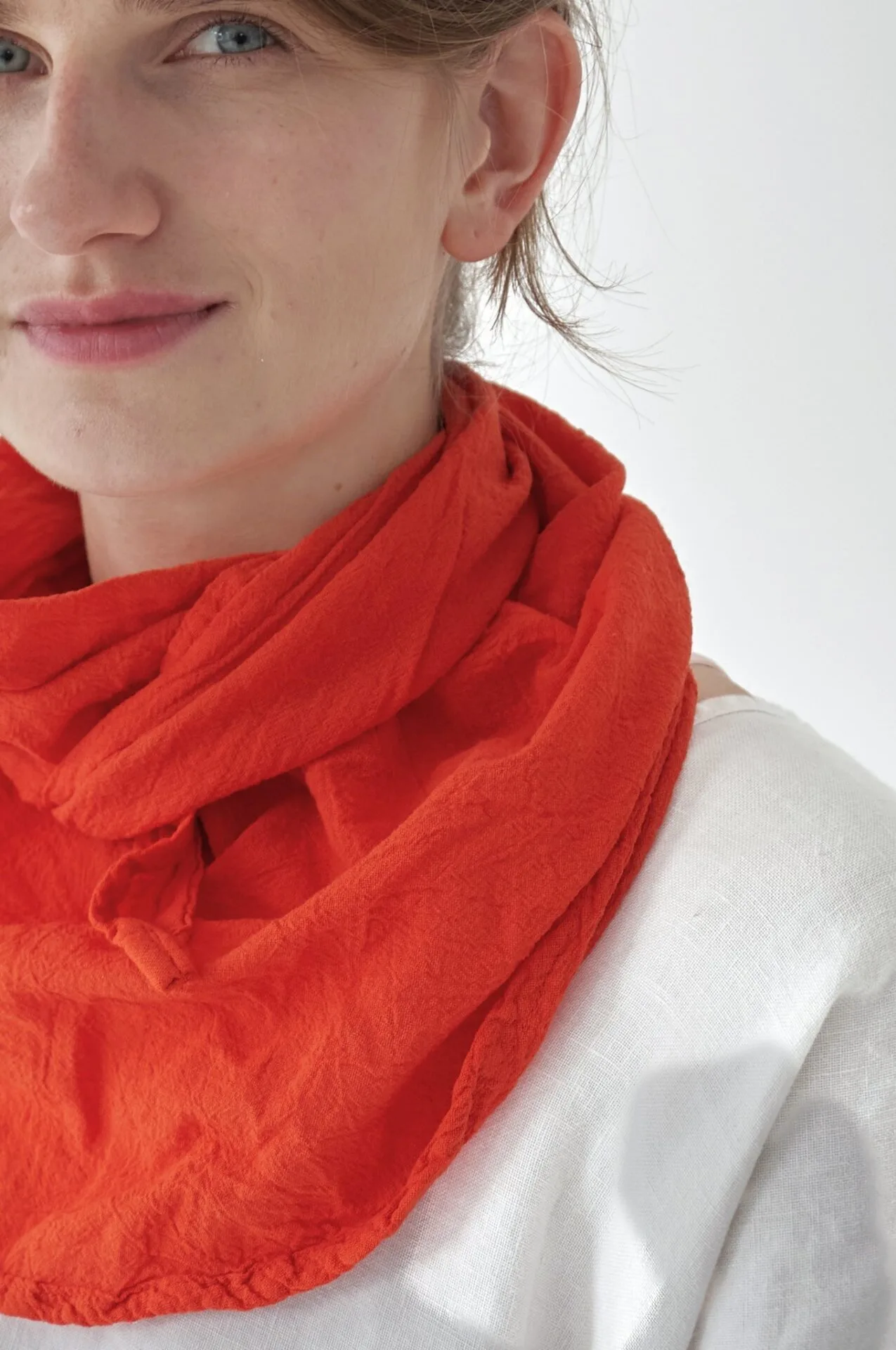 pomarańczowa Bandana na głowę, bandana damska, bandana męska, bawełniana bandana, akcesoria modowe, chustka, apaszka, pomysł na prezent. owijamwbawelne.pl