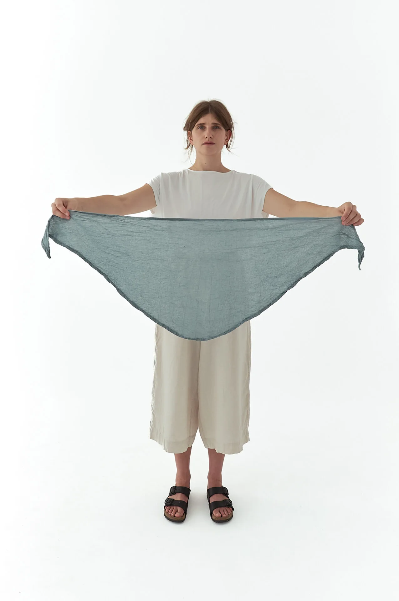 Szara popielata bandana na głowę. Chustka mała lub apaszka. bandana damska, bandana męska, bawełniana bandana, akcesoria modowe, chustka, apaszka, pomysł na prezent. owijamwbawelne.pl