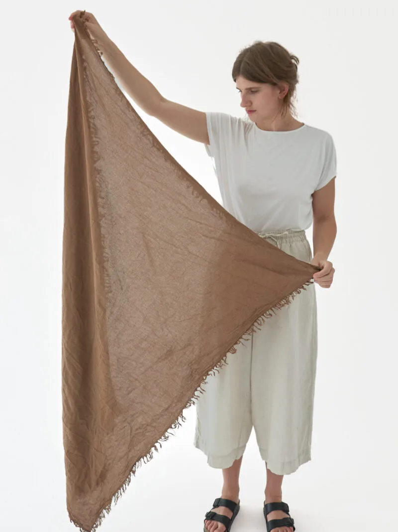 brązowa chusta do noszenia, duża chusta damska i męska. Bawełna organiczna, akcesoria, prezent, odzież. Owijam w bawełna