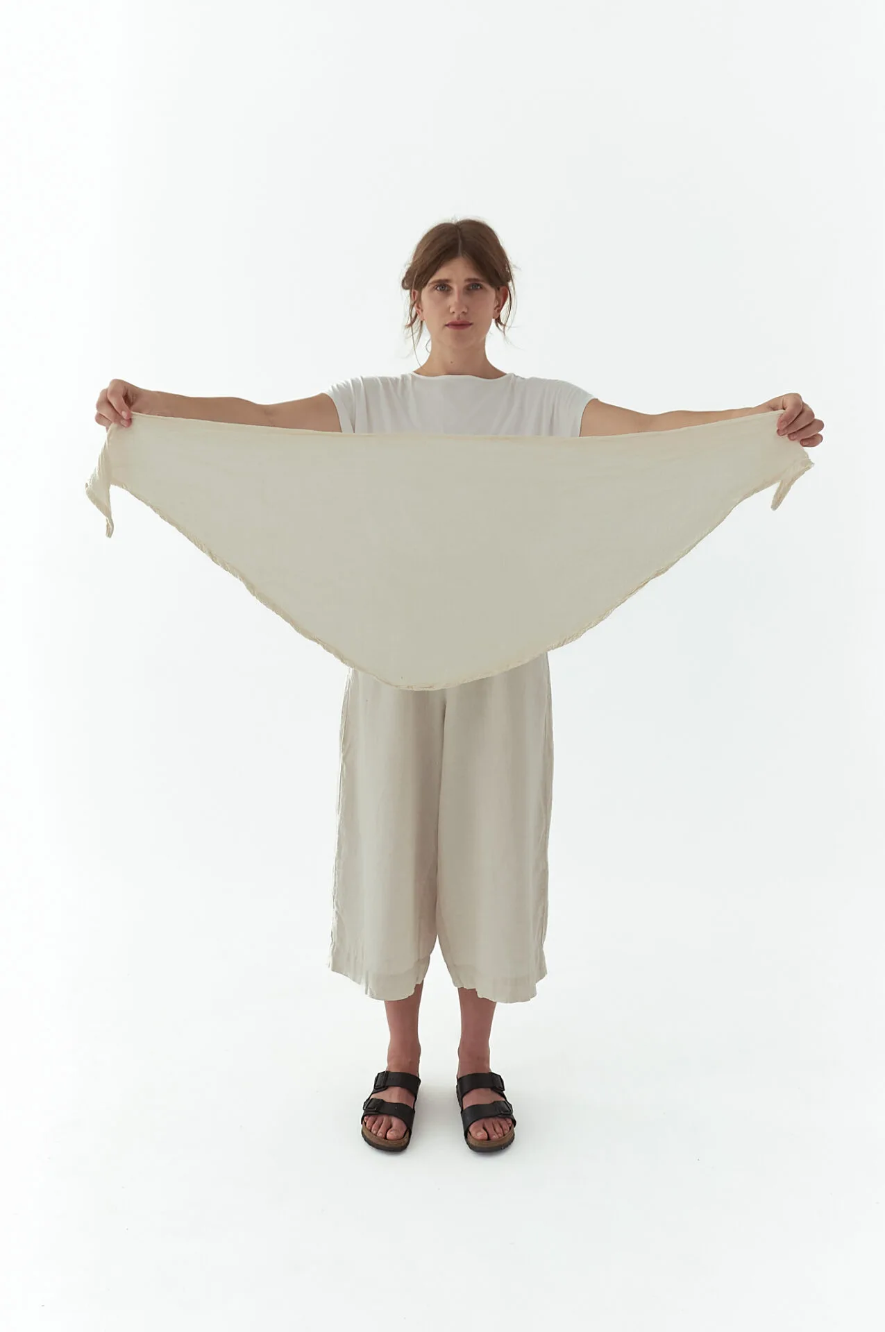 chusta na głowę damska biala. Chustka mała lub apaszka. bandana damska, bandana męska, bawełniana bandana, akcesoria modowe, chustka, apaszka, pomysł na prezent. owijamwbawelne.pl