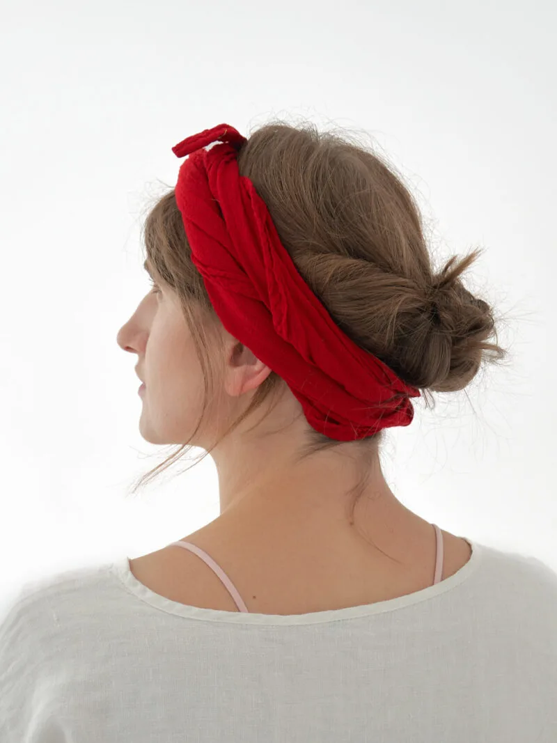 chusta na głowę damska czerwona. Chustka mała lub apaszka. bandana damska, bandana męska, bawełniana bandana, akcesoria modowe, chustka, apaszka, pomysł na prezent. owijamwbawelne.pl