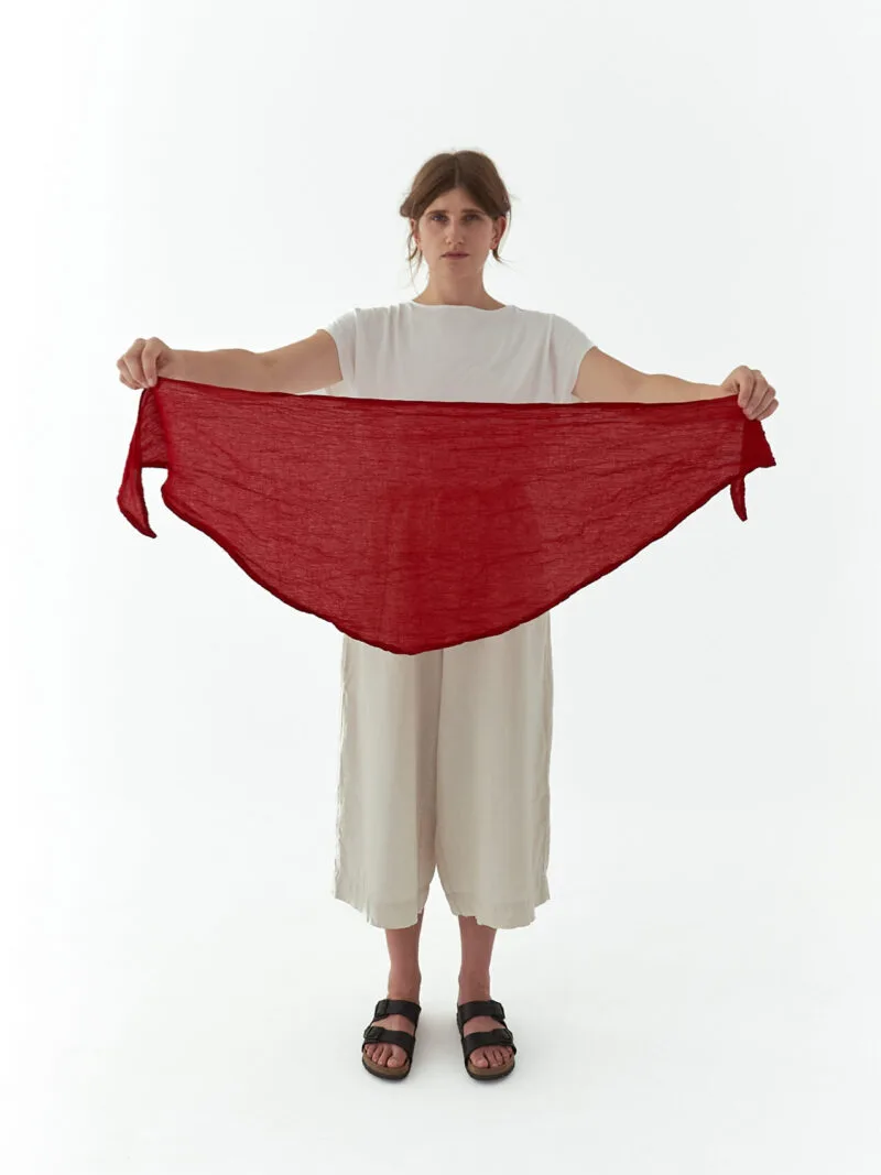 chusta na głowę damska czerwona. Chustka mała lub apaszka. bandana damska, bandana męska, bawełniana bandana, akcesoria modowe, chustka, apaszka, pomysł na prezent. owijamwbawelne.pl