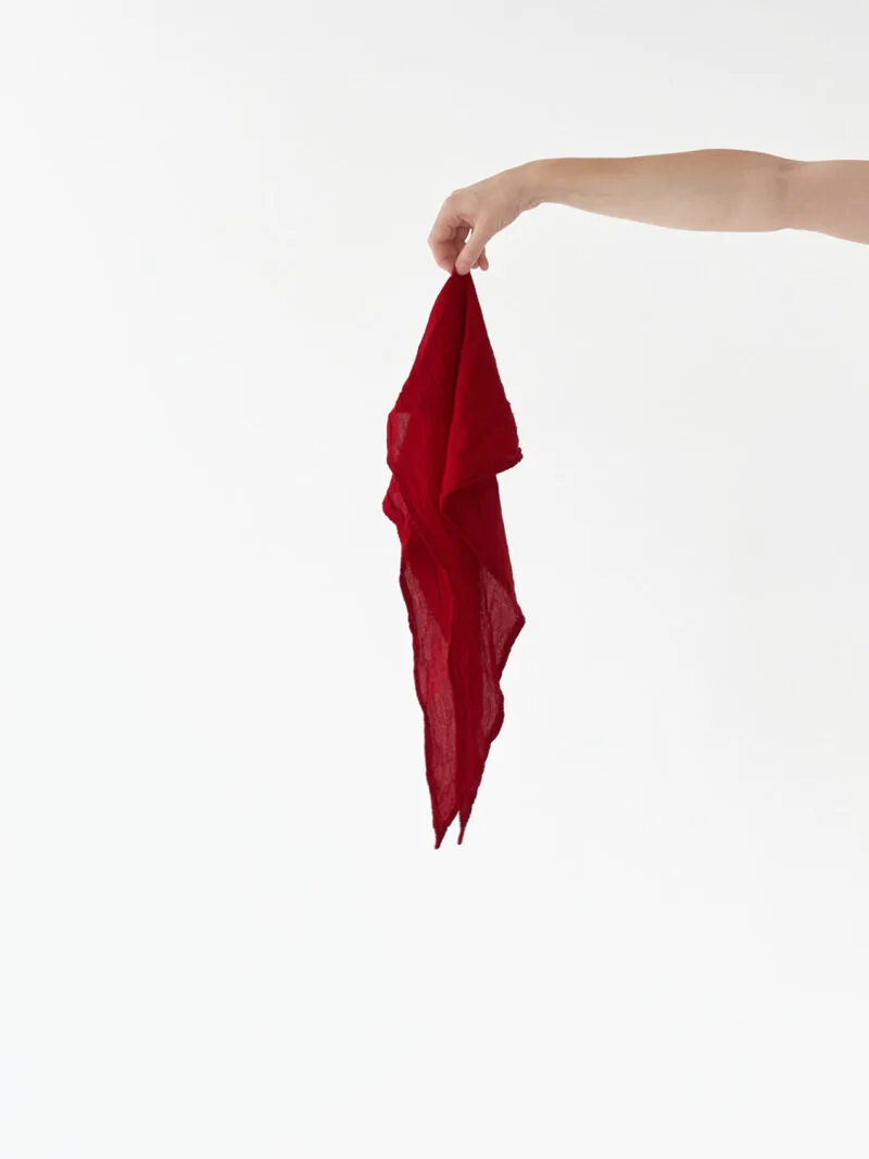 chusta na głowę damska czerwona. Chustka mała lub apaszka. bandana damska, bandana męska, bawełniana bandana, akcesoria modowe, chustka, apaszka, pomysł na prezent. owijamwbawelne.pl