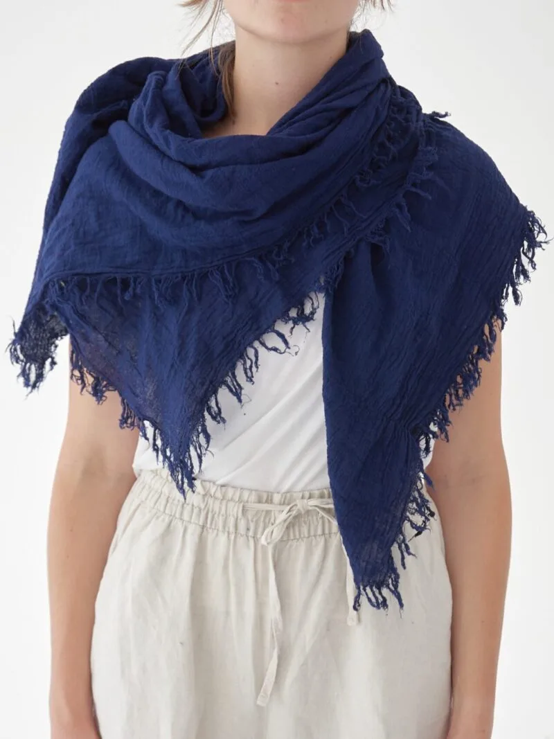 granatowa chusta niebieska na głowę, damska i męska. Bawełna organiczna, akcesoria, prezent, odzież. Owijam w bawełnę