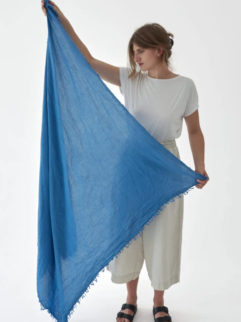 błękitno niebieska chusta do noszenia, chusta damska i męska. Bawełna organiczna, akcesoria, prezent, odzież. Owijam w bawełnę