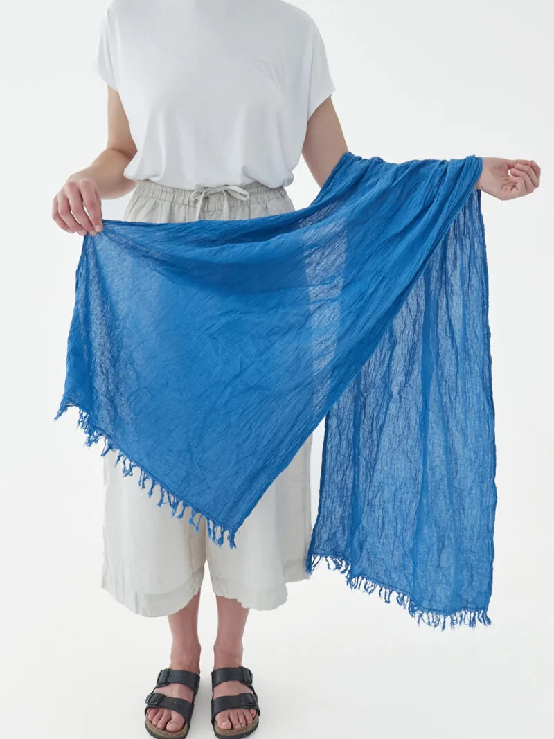 szalik-damski-meski-bawelna-organiczna-kolor-NIEBIESKI--jasny-owijam-w-bawelne-na-wiosna-lato-jesien-zima-