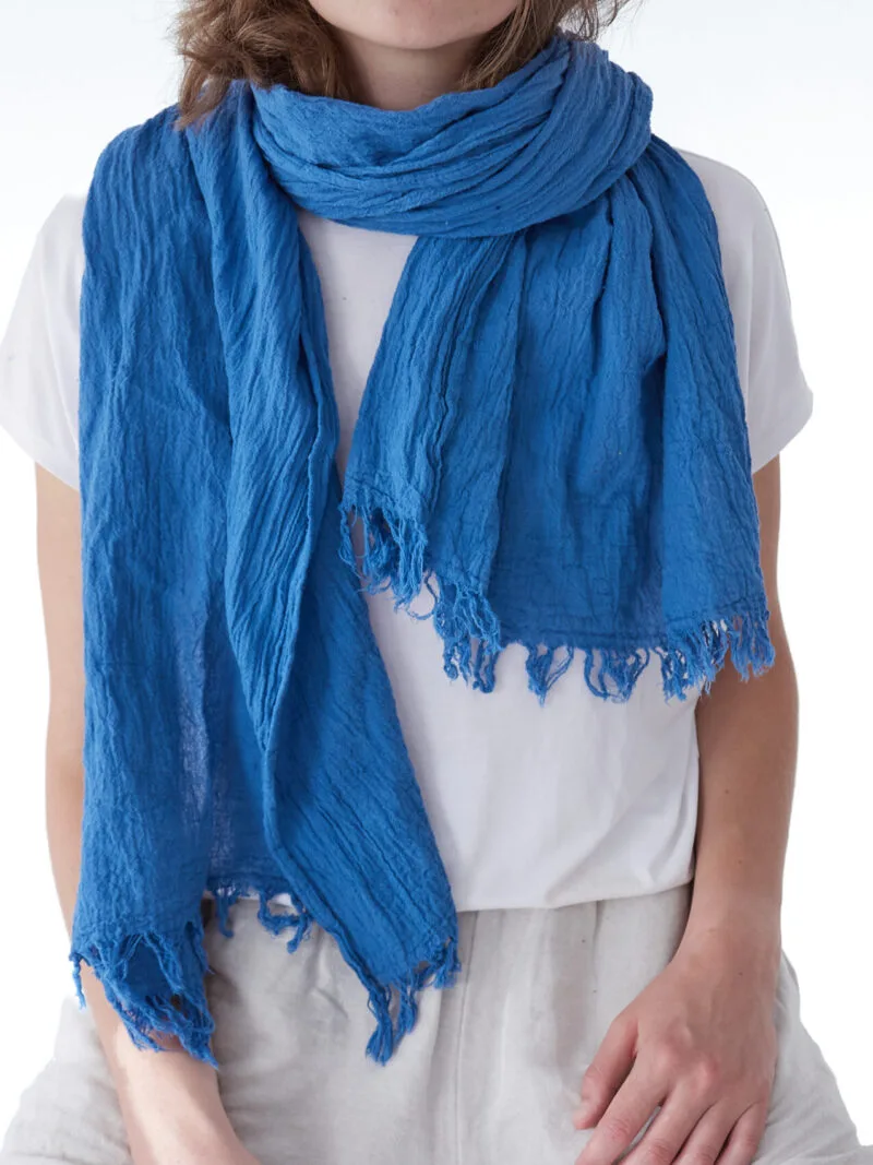szalik-damski-meski-bawelna-organiczna-kolor-NIEBIESKI--jasny-owijam-w-bawelne-na-wiosna-lato-jesien-zima