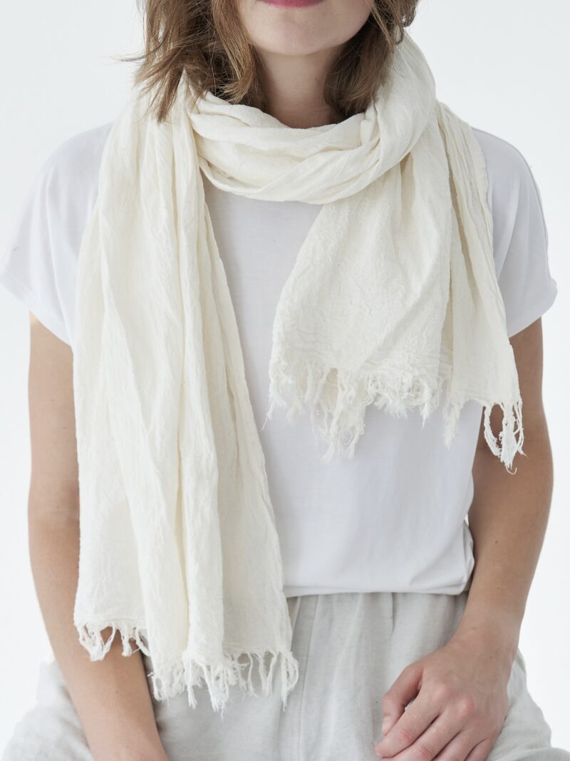 szalik-damski-meski-bawelna-organiczna-kolor-bialy-owijam-w-bawelne-szalik-na-wiosna-lato-jesien-zima-8-Polski-hand-made-10-2