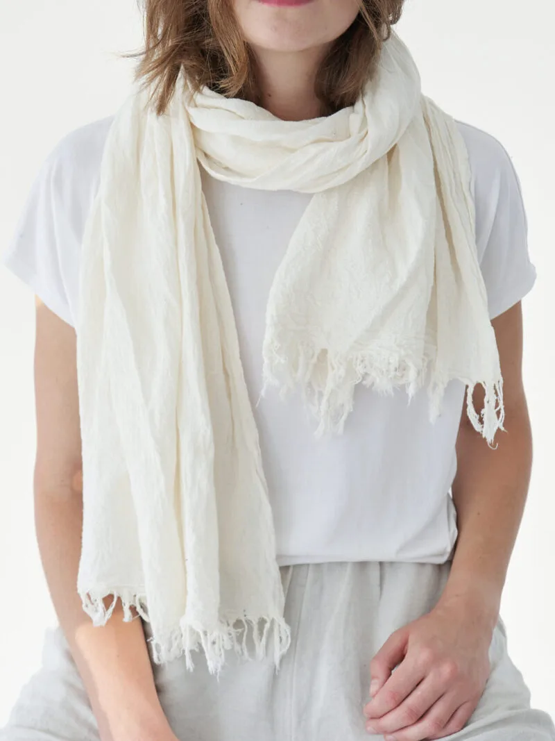 szalik-damski-meski-bawelna-organiczna-kolor-bialy-owijam-w-bawelne-szalik-na-wiosna-lato-jesien-zima-Polski-hand-made