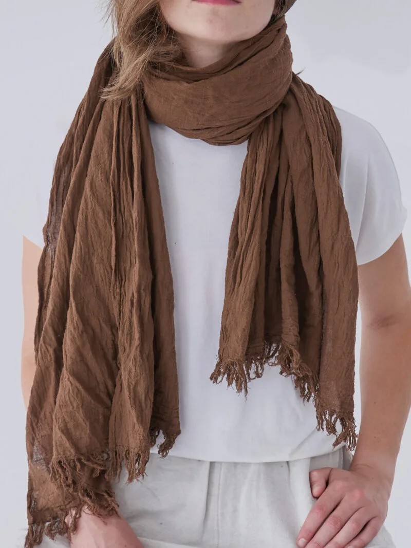 szalik-damski-meski-bawelna-organiczna-kolor-brazowy-owijam-w-bawelne-szalik-na-wiosna-lato-jesien-zima.