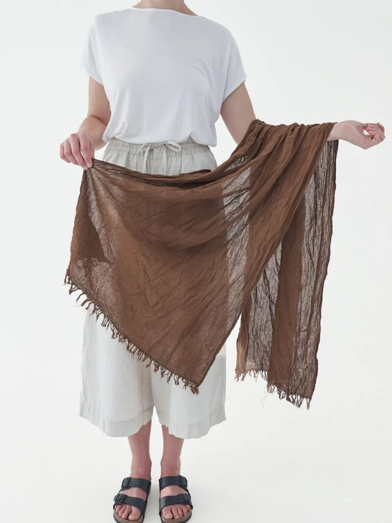 szalik-damski-meski-bawelna-organiczna-kolor-brazowy-owijam-w-bawelne-szalik-na-wiosna-lato-jesien-zima