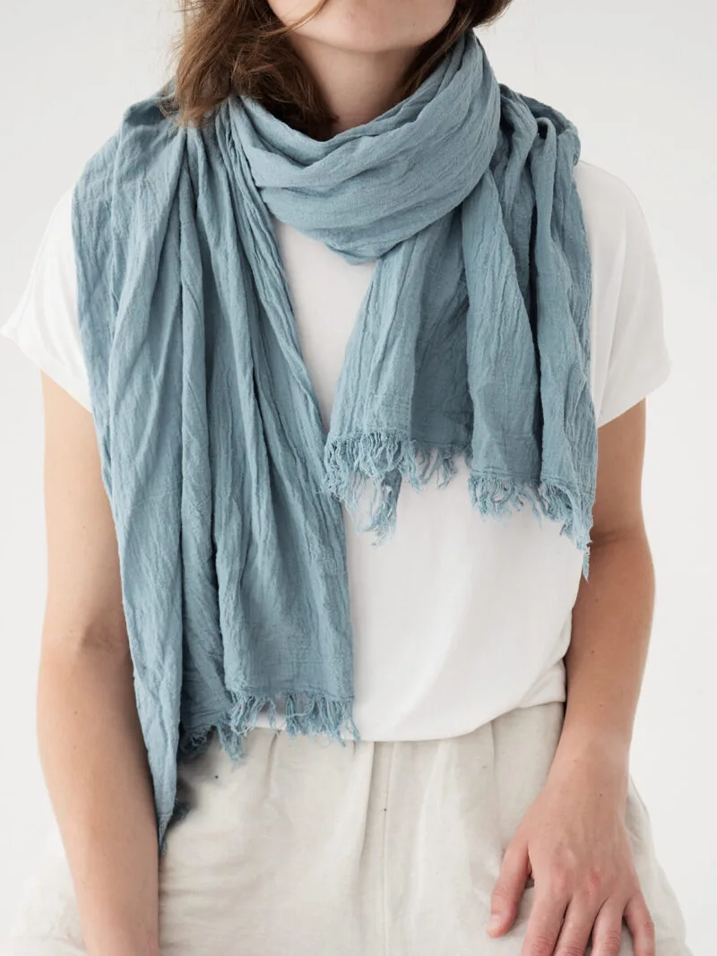 szalik-damski-meski-bawelna-organiczna-kolor-niebieski--jasny-szary-owijam-w-bawelne-szalik-na-wiosna-lato-jesien-zima