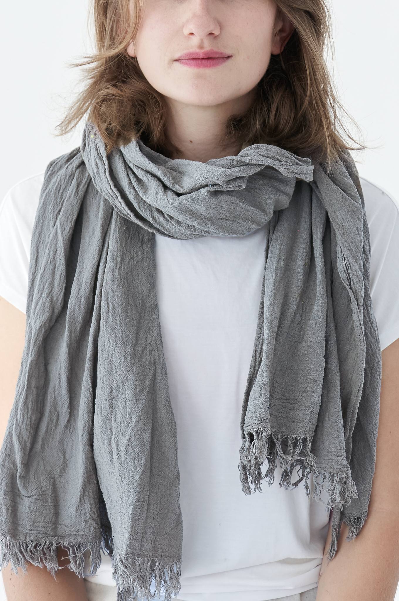 szalik-damski-meski-bawelna-organiczna-kolor-szary-srebrny-owijam-w-bawelne-szalik-na-wiosna-lato-jesien-zima-2-2