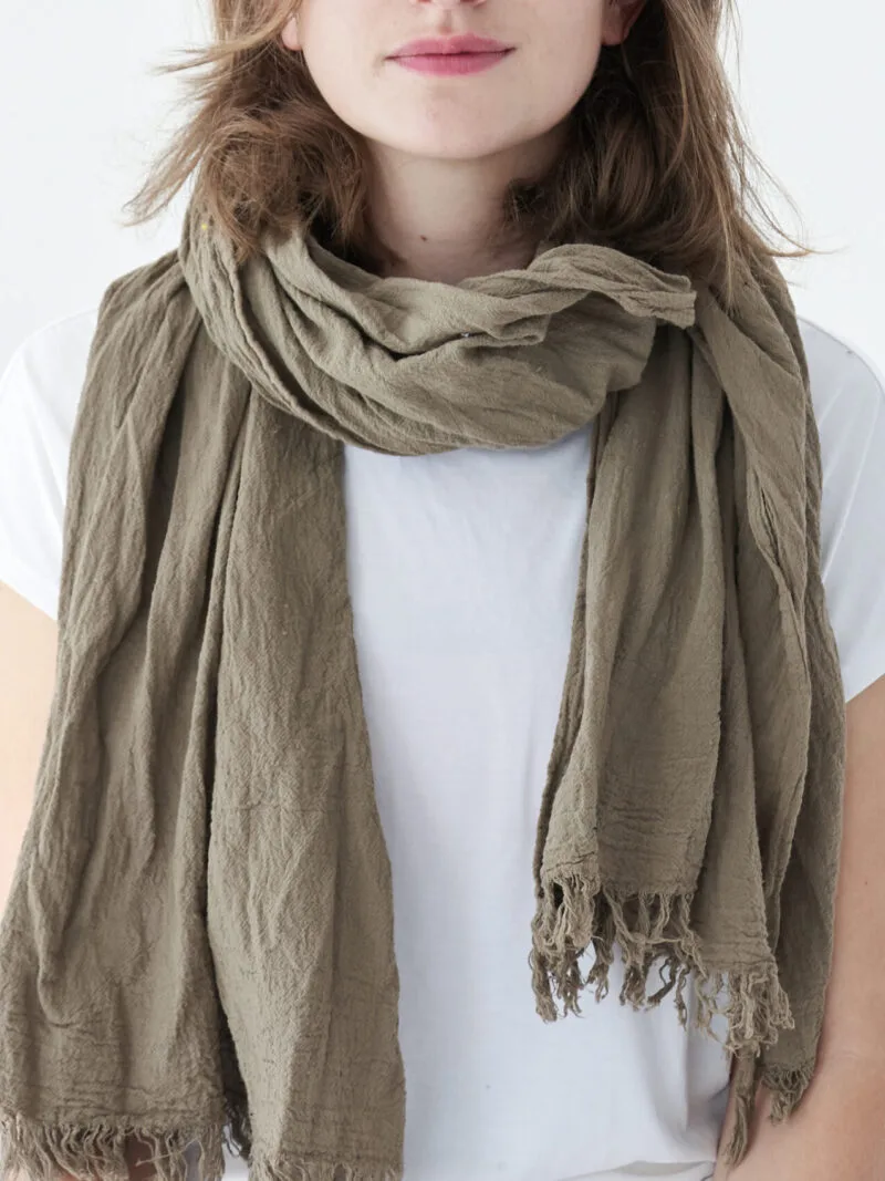 szalik-damski-meski-bawelna-organiczna-kolor-szary-srebrny-owijam-w-bawelne-szalik-na-wiosna-lato-jesien-zima