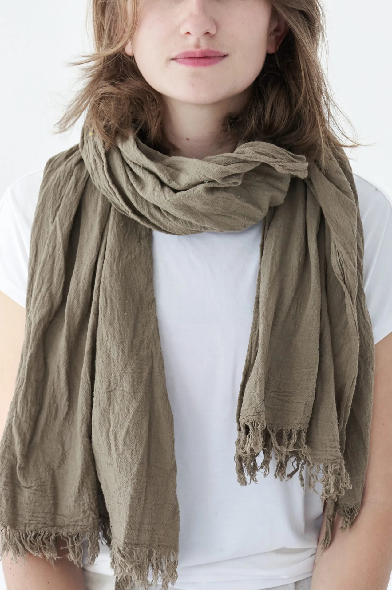 szalik-damski-meski-bawelna-organiczna-kolor-szary-srebrny-owijam-w-bawelne-szalik-na-wiosna-lato-jesien-zima