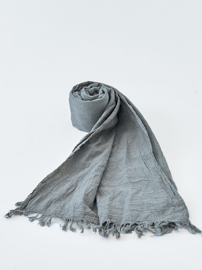 szalik-damski-meski-bawelna-organiczna-kolor-szary-srebrny-owijam-w-bawelne-szalik-na-wiosna-lato-jesien-zima-4-2