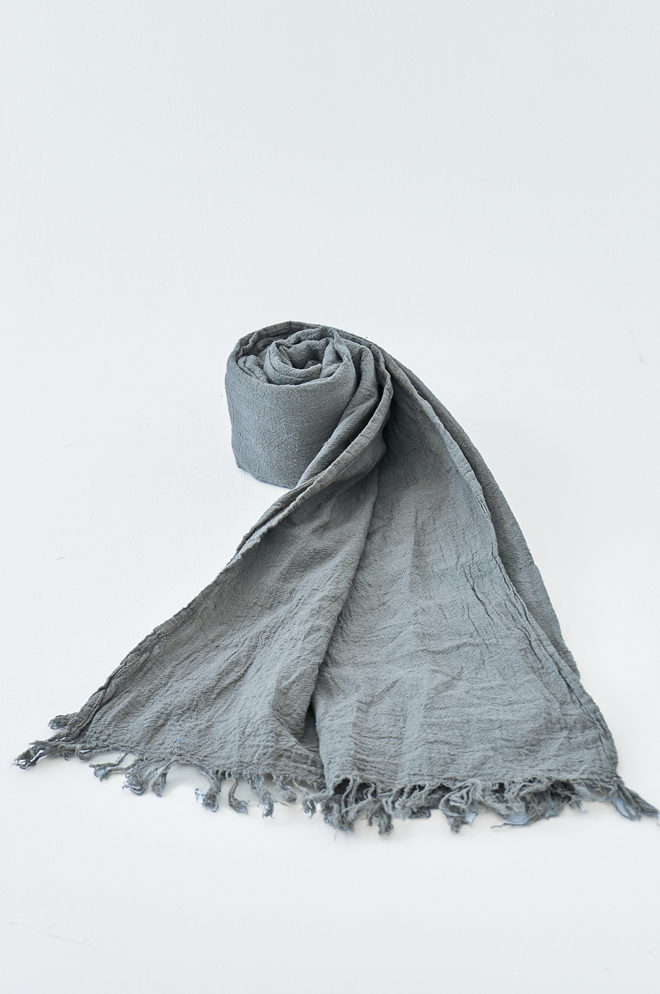 szalik-damski-meski-bawelna-organiczna-kolor-szary-srebrny-owijam-w-bawelne-szalik-na-wiosna-lato-jesien-zima-4-2