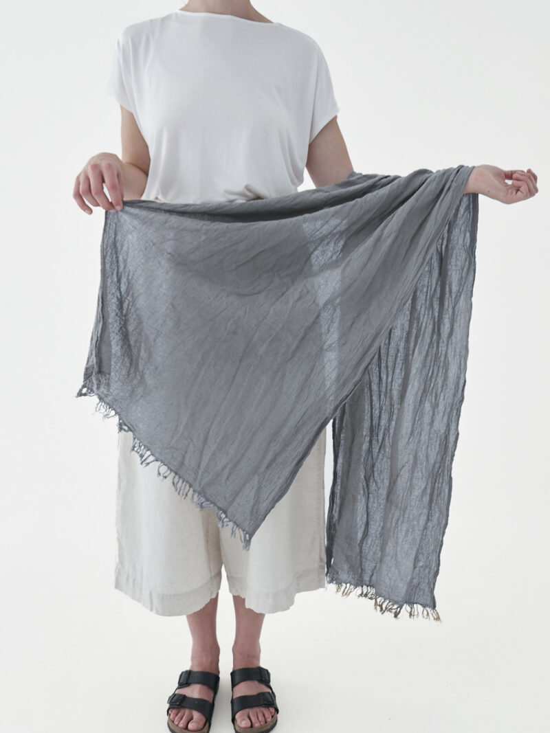 szalik-damski-meski-bawelna-organiczna-kolor-szary-srebrny-owijam-w-bawelne-szalik-na-wiosna-lato-jesien-zima-6