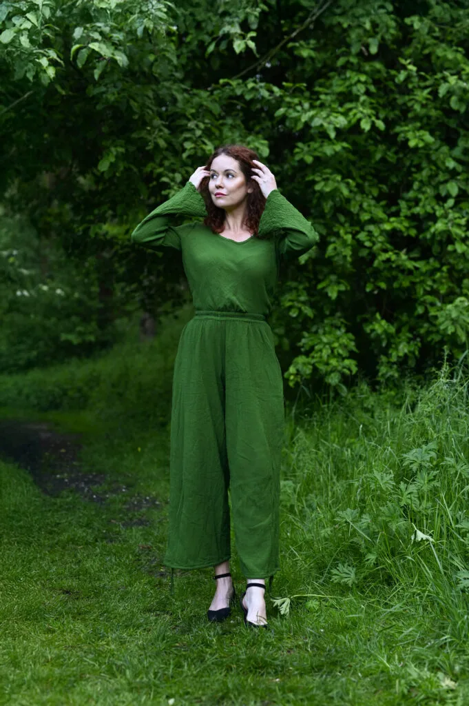 spodnie-troczki-guma-w-pasie-bawelniane-100%-zielone-biale-niebieskie