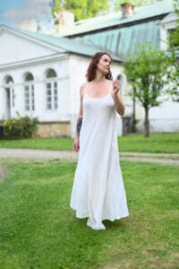 sukienka-maxi-dluga-bawelniana-na-ramiaczkach-bawelna-organiczna-biala