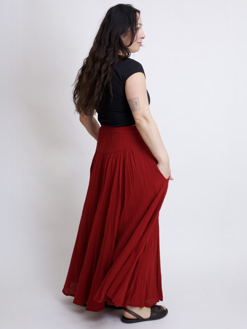 Burgundowa spódnica plisowana długa z pełnego koła bawełniana