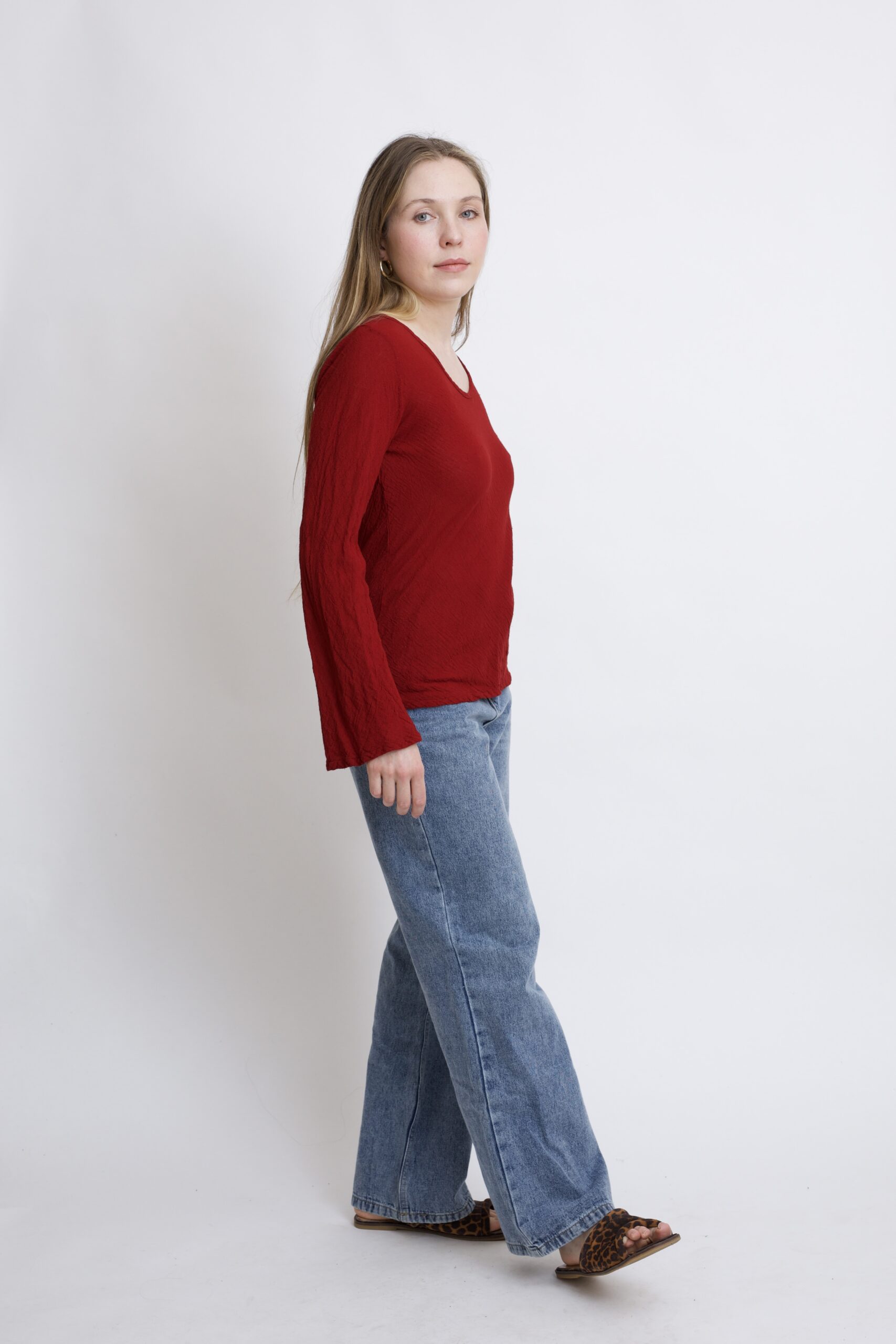 damska bluzka bawełniana z szerokimi rękawami. Bluzka w kolorze burgund