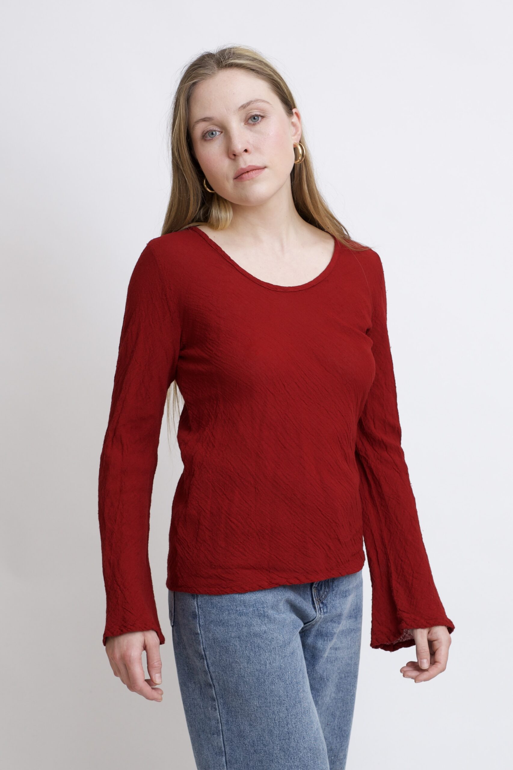 damska bluzka bawełniana z szerokimi rękawami. Bluzka w kolorze burgund