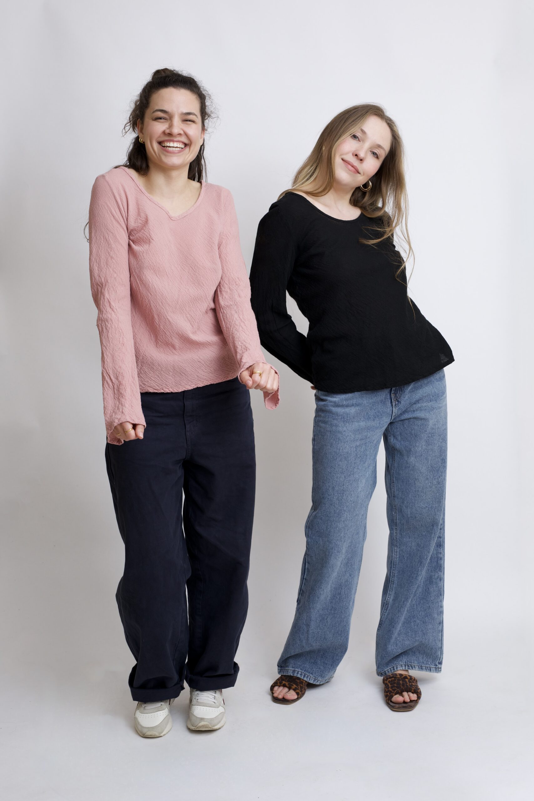 damska bluzka bawełniana z szerokimi rękawami. Bluzka w kolorze róż pudrowy