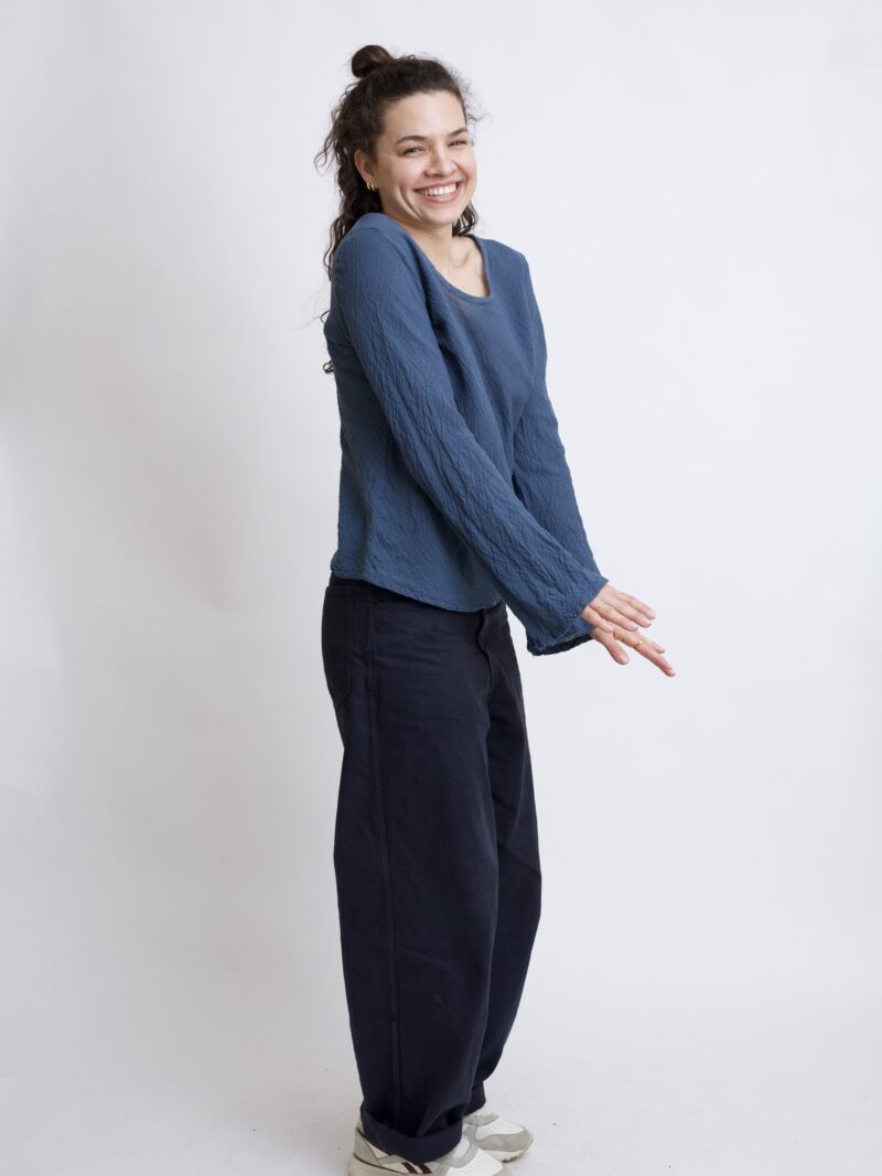 damska bluzka bawełniana z szerokimi rękawami. Bluzka w kolorze szary grafitowy