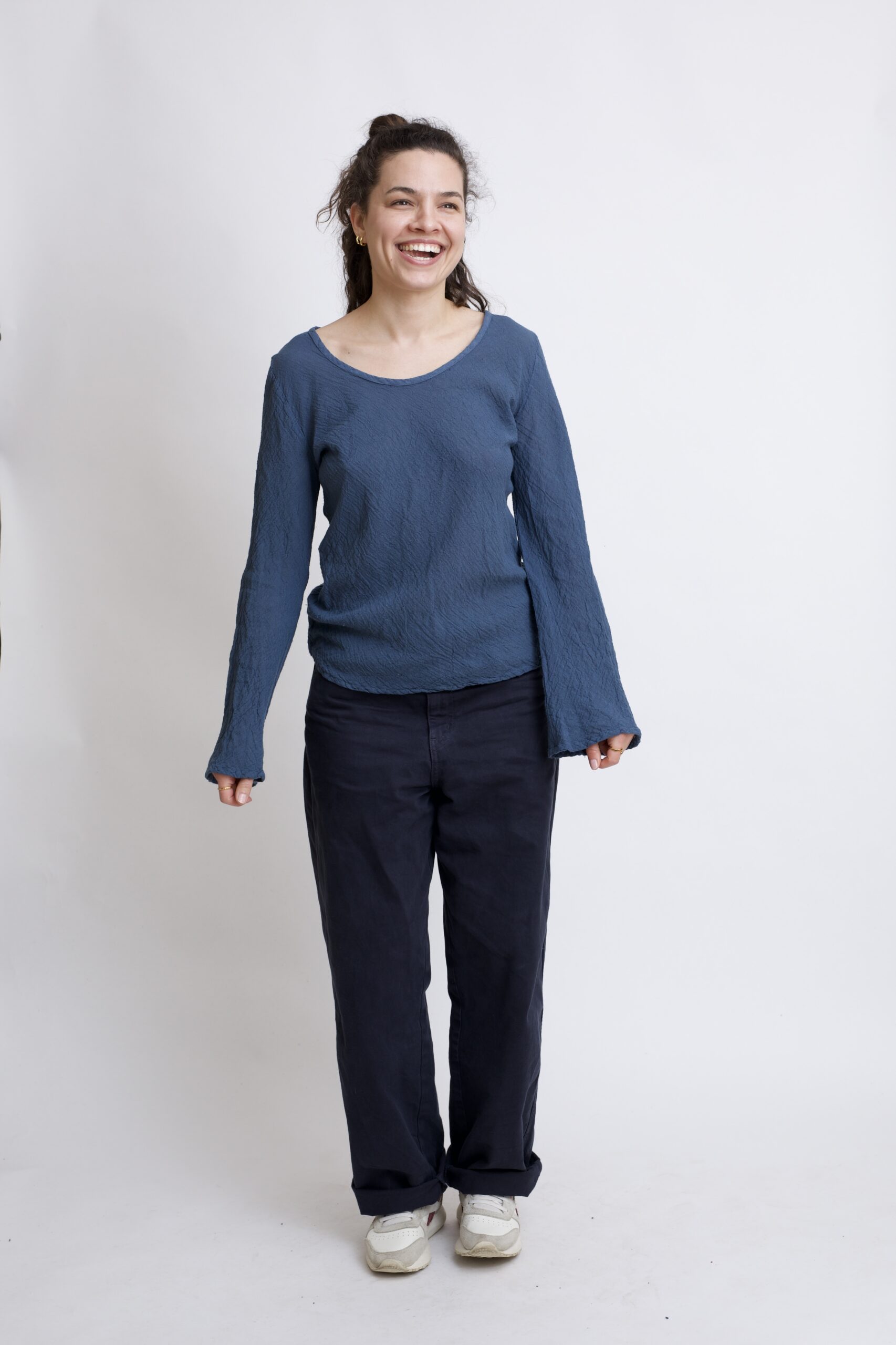 damska bluzka bawełniana z szerokimi rękawami. Bluzka w kolorze szary grafitowy