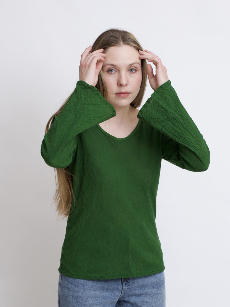 damska bluzka bawełniana z szerokimi rękawami. Bluzka w kolorze zielonym