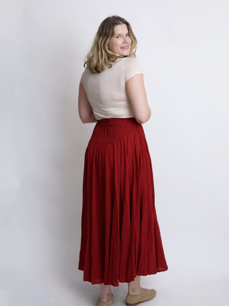 Burgundowa spódnica plisowana długa z pełnego koła bawełniana