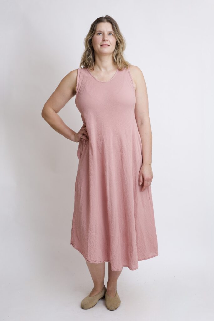 bawełniana sukienka maxi długa w kolorze róż pudrowy. Czysta 100% bawełna organiczna. Odzież damska