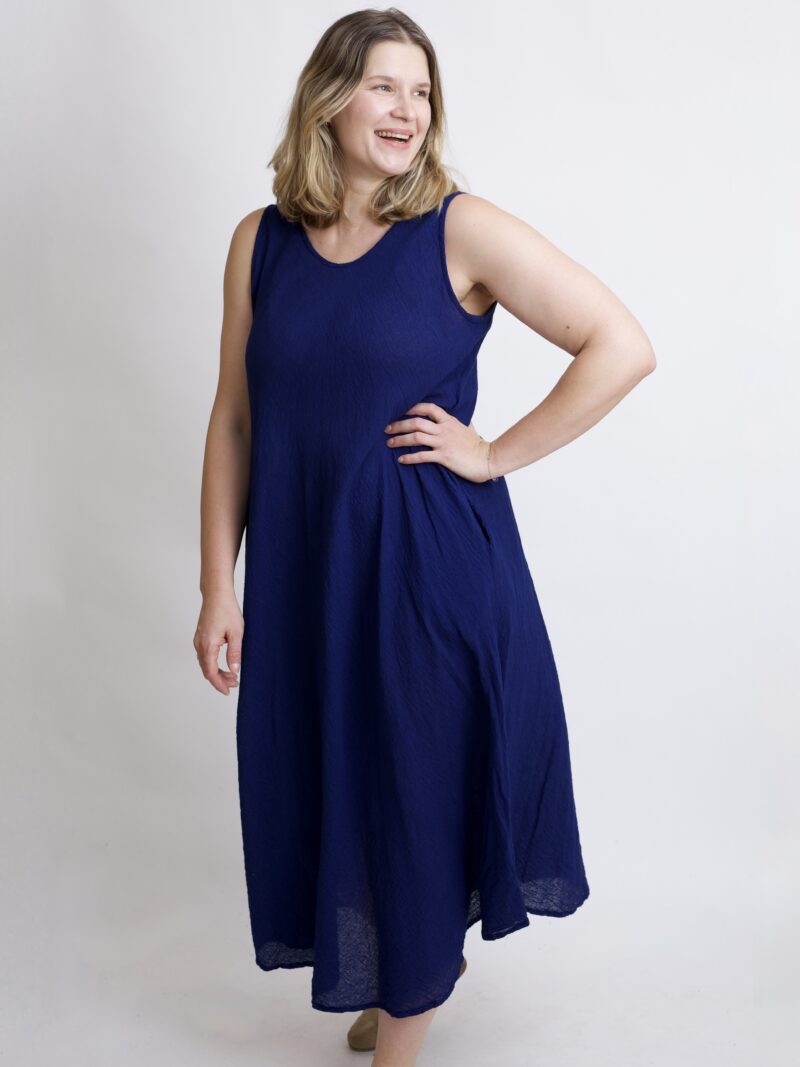 bawełniana sukienka maxi długa w kolorze granatowo niebieskim Czysta 100% bawełna organiczna. Odzież damska