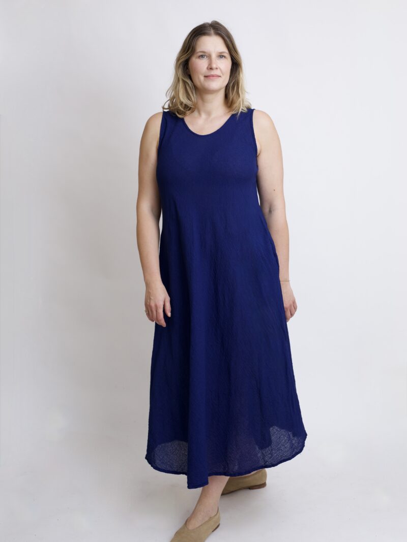 bawełniana sukienka maxi długa w kolorze granatowo niebieskim Czysta 100% bawełna organiczna. Odzież damska