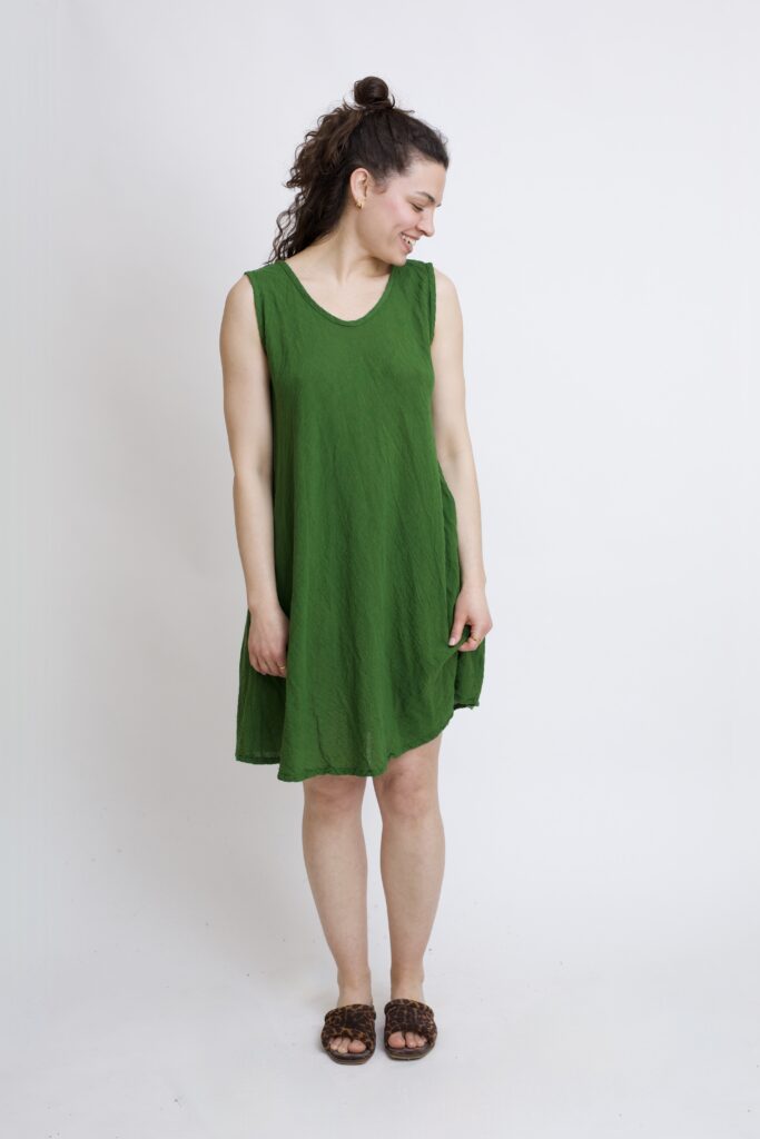 bawełniana sukienka mini na lato i na wakacje. Sukienka zielona