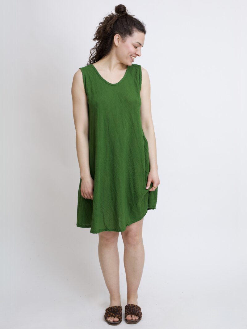 bawełniana sukienka mini na lato i na wakacje. Sukienka zielona