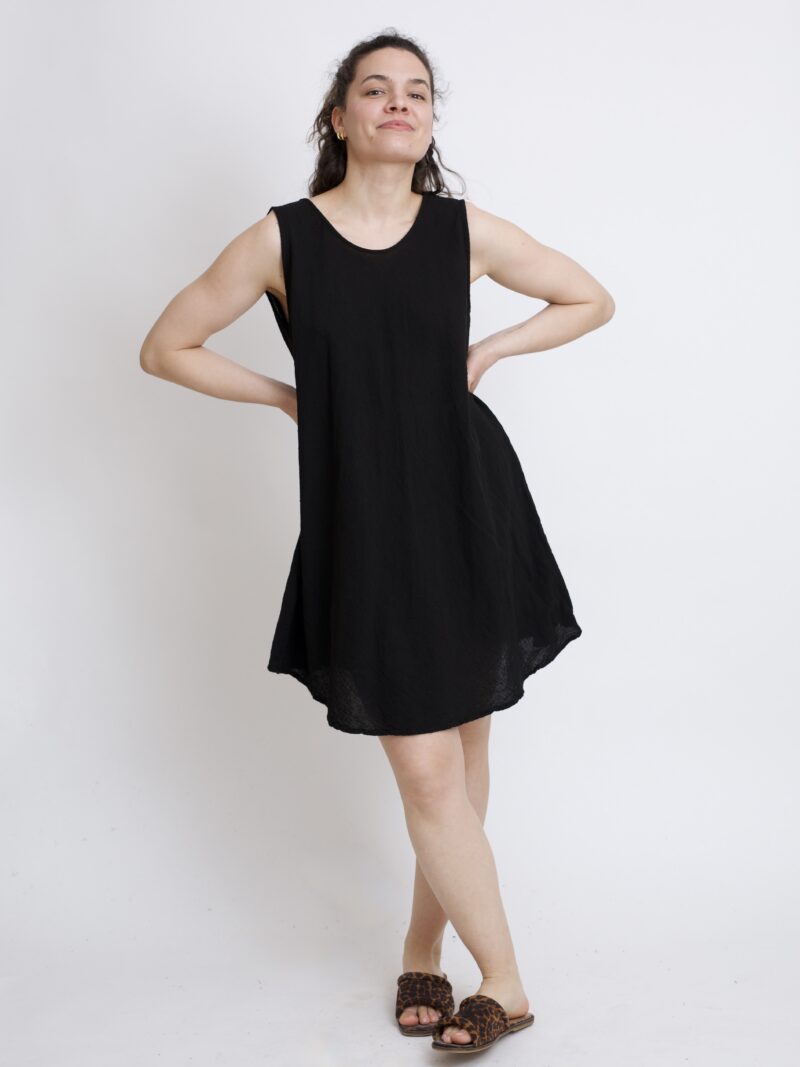 bawełniana sukienka mini na lato i na wakacje. Sukienka czarna