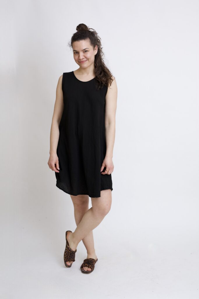 bawełniana sukienka mini na lato i na wakacje. Sukienka czarna