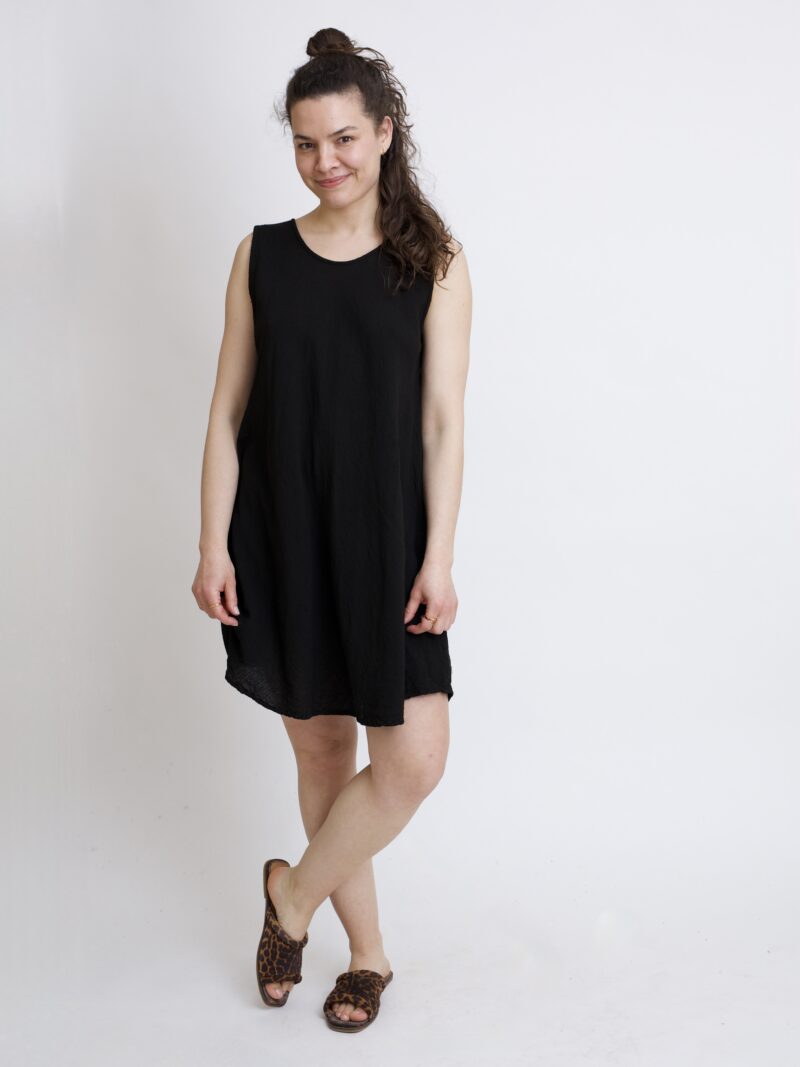 bawełniana sukienka mini na lato i na wakacje. Sukienka czarna