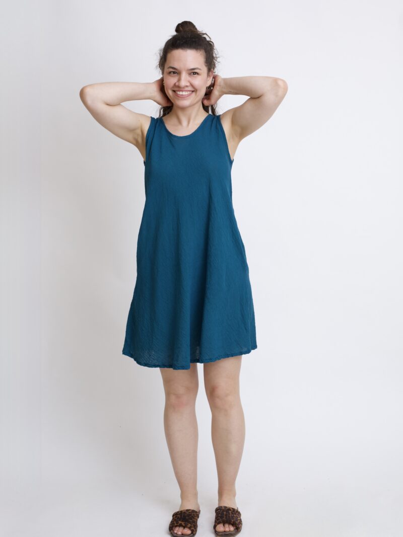 bawełniana sukienka mini na lato i na wakacje. Sukienka w kolorze niebieski petrol