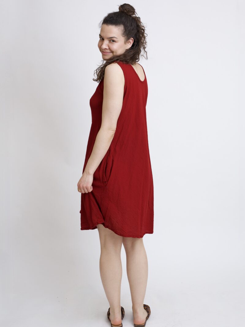 bawełniana sukienka mini na lato i na wakacje. Sukienka w kolorze burgund