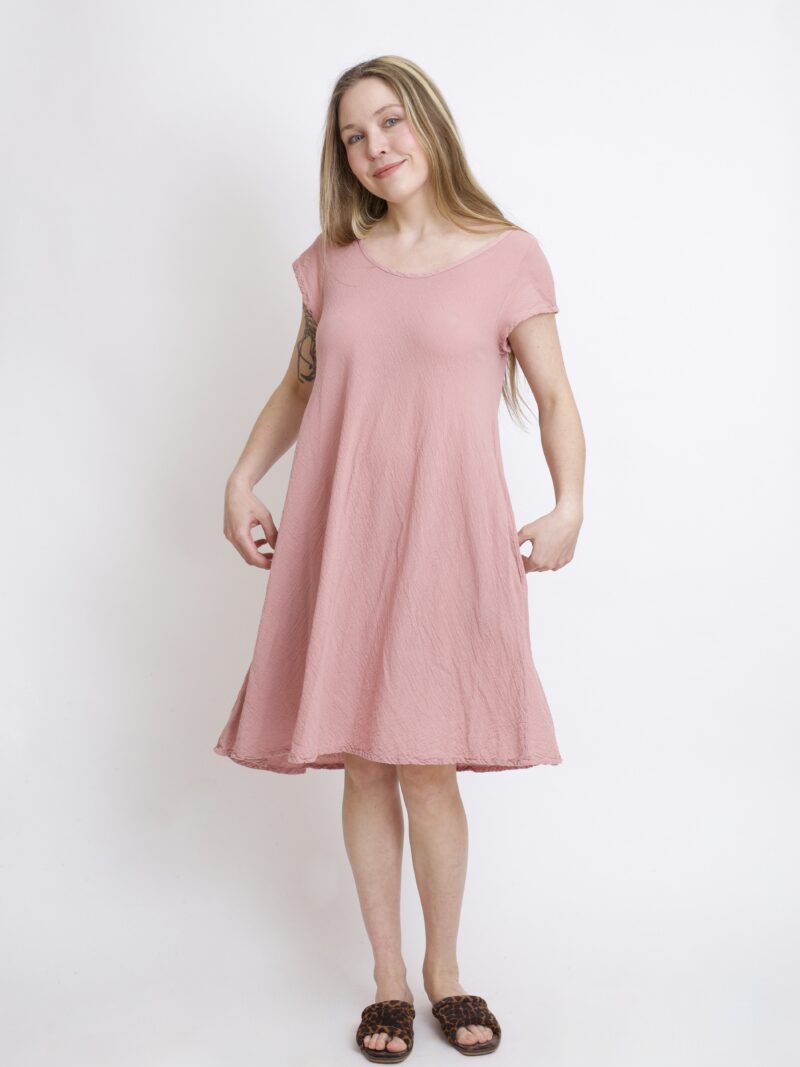 sukienka mini bawełniana ze skrzydełkami. Różowo pudrowa