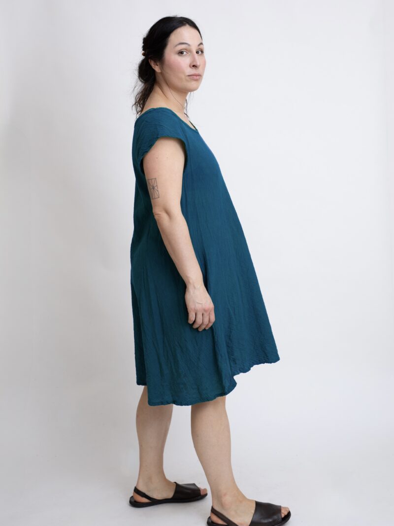 sukienka mini bawełniana ze skrzydełkami. niebieski petrol sukienka z czystej bawełny