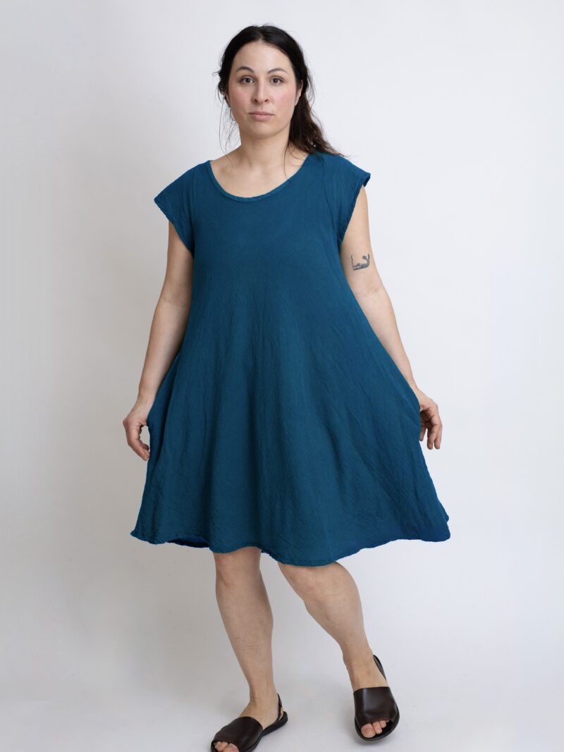 sukienka mini bawełniana ze skrzydełkami. niebieski petrol sukienka z czystej bawełny