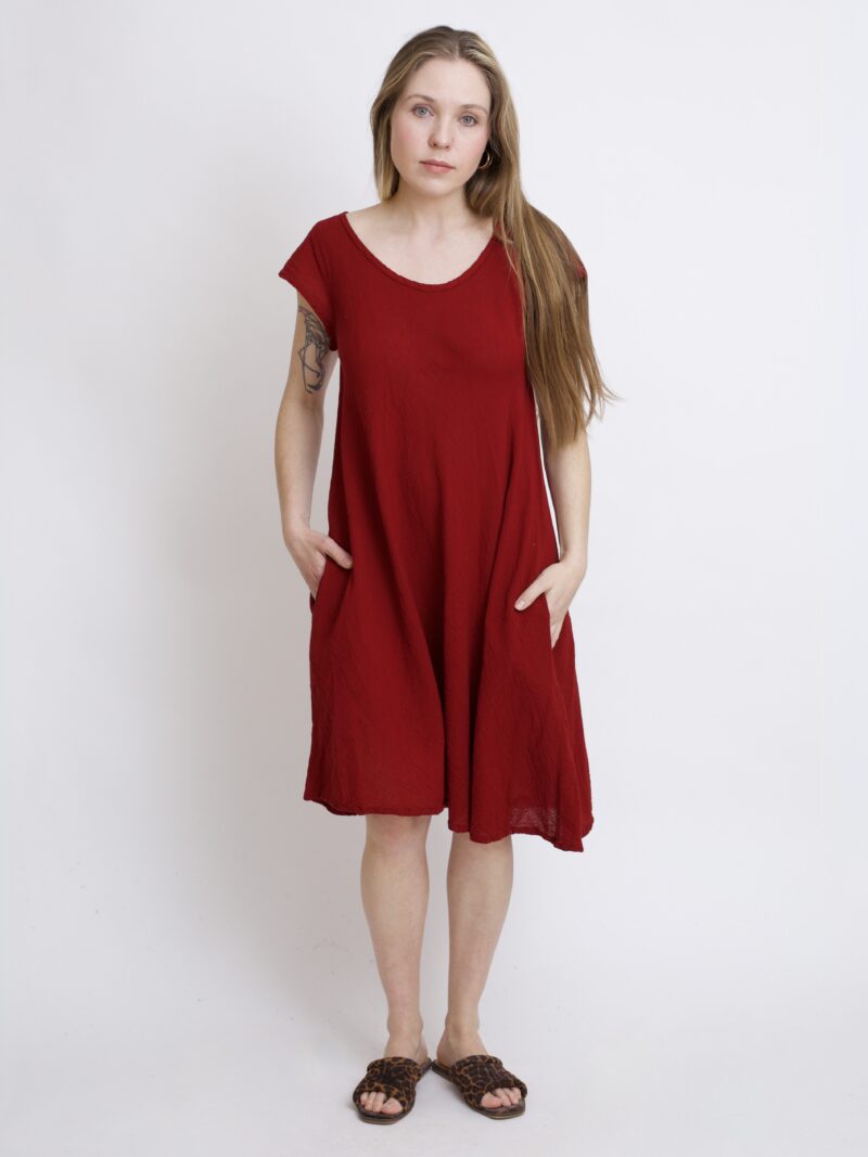 sukienka mini bawełniana ze skrzydełkami. burgundowa