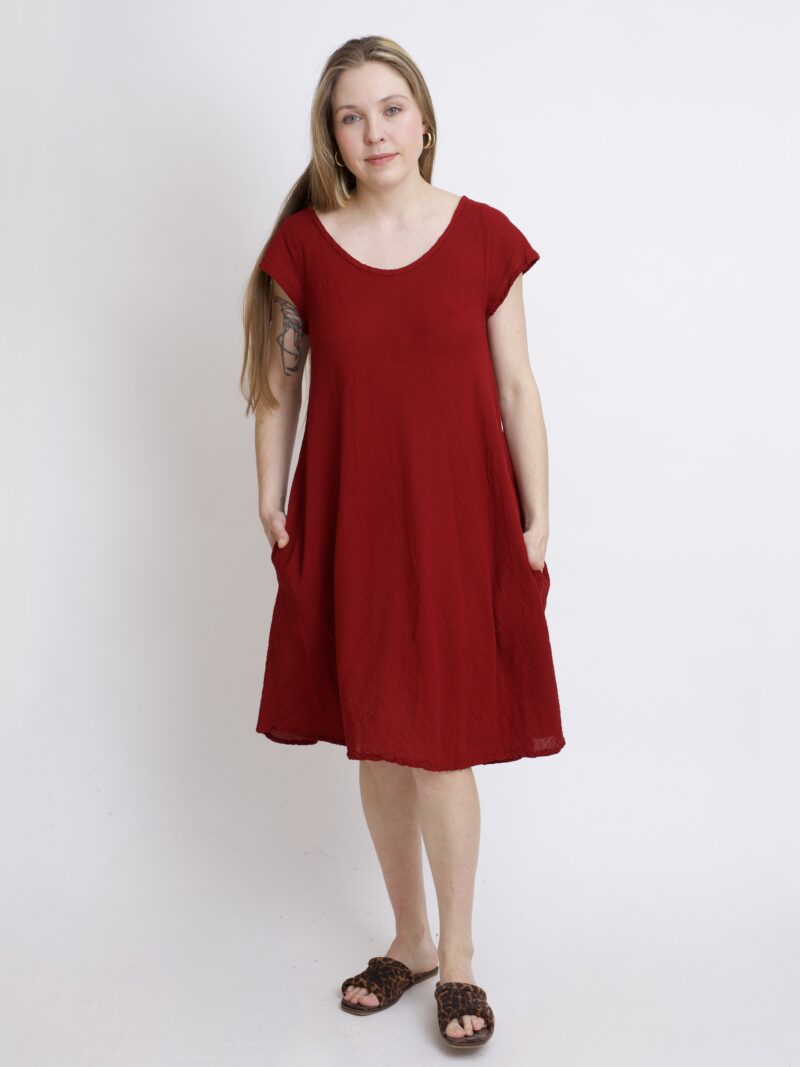 sukienka mini bawełniana ze skrzydełkami. burgundowa z czystej bawełny